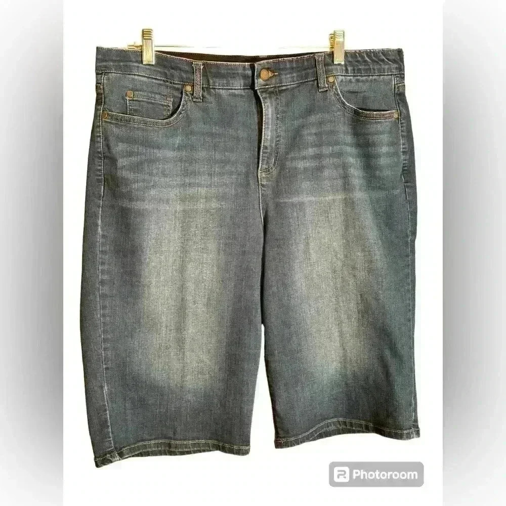 Women’s size 16 Kim Roger’s Jean Bermuda shorts